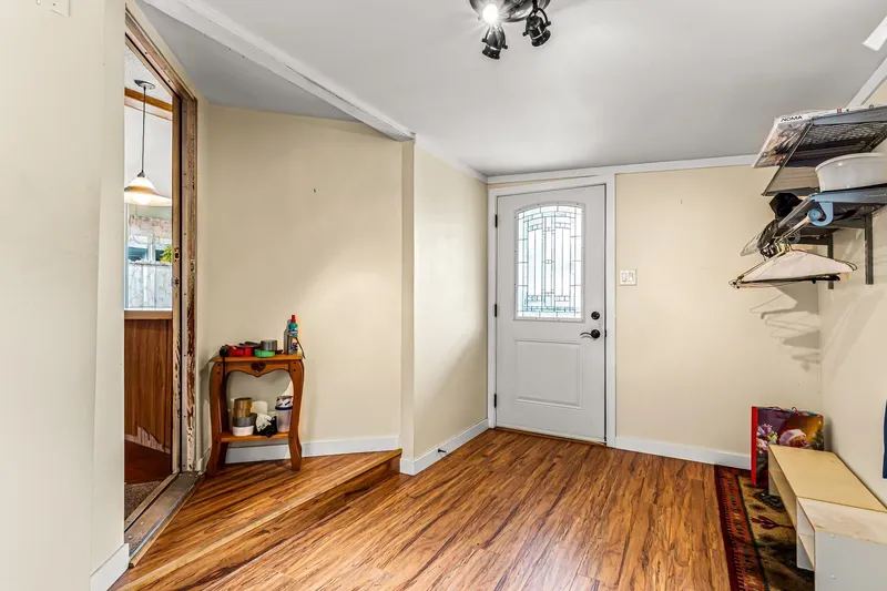 141 145 KING EDWARD STREET - photo 3 of 25