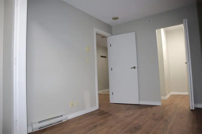 2206 13618 100 AVENUE - photo 4 of 5