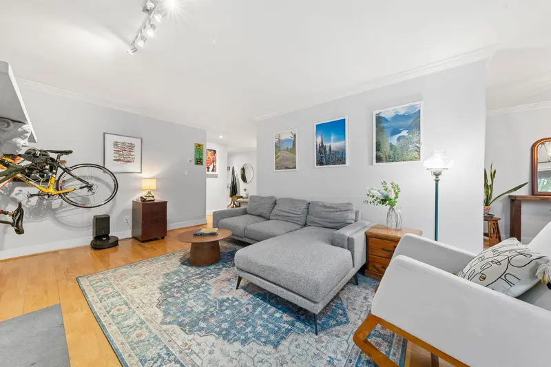 209 1720 W 12TH AVENUE - photo 3 of 25