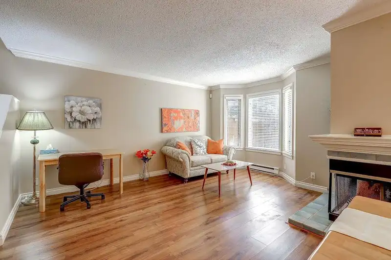 3 10094 154 STREET - photo 3 of 29