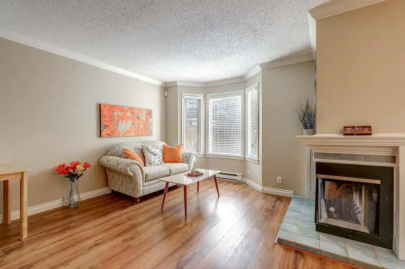 3 10094 154 STREET - photo 4 of 29