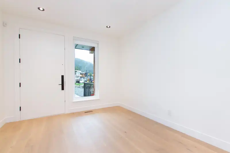 39 3385 MAMQUAM ROAD - photo 4 of 39
