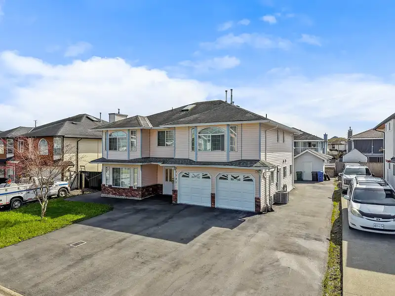 3542 GALIANO DRIVE - photo 2 of 33