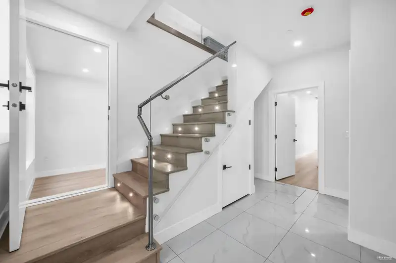 1846 E 37TH AVENUE - photo 3 of 39