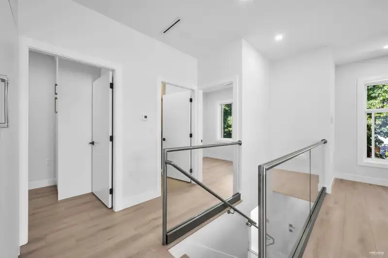 1846 E 37TH AVENUE - photo 4 of 39