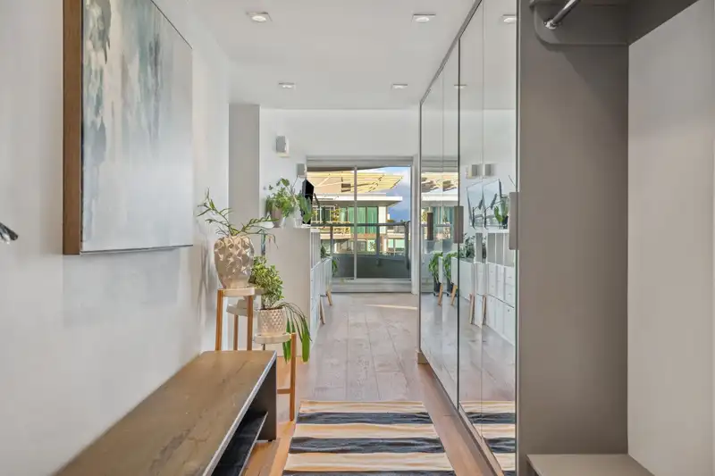 2702 717 JERVIS STREET - photo 4 of 36