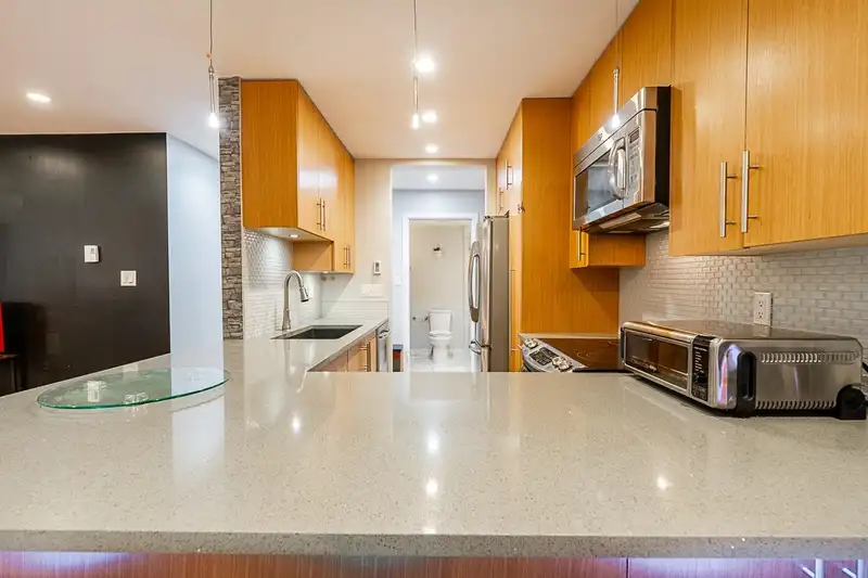 203 13775 74 AVENUE - photo 2 of 24