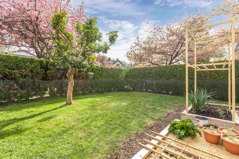 3488 HIGHBURY STREET - photo 2 of 20