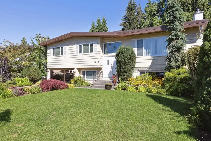 1332 CRAYFORD CLOSE - photo 1 of 40