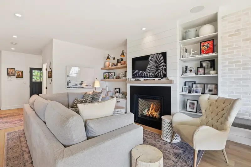 1725 PETERS ROAD - photo 4 of 22