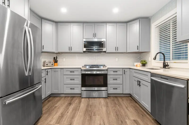 10148 BEAVER CRESCENT - photo 2 of 25