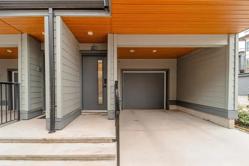 108 30530 CARDINAL AVENUE - photo 3 of 40