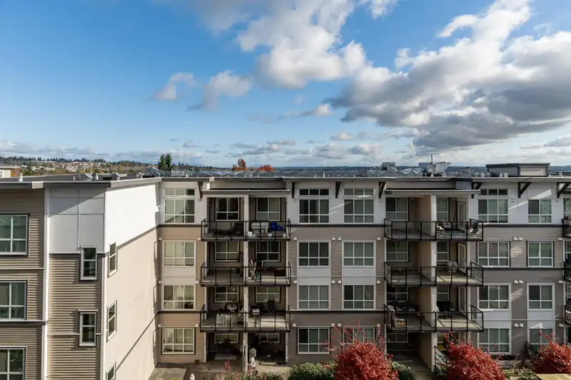413 6468 195A STREET - photo 2 of 31