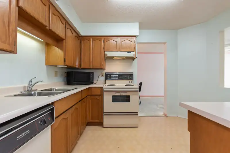 202 8725 ELM DRIVE - photo 2 of 33