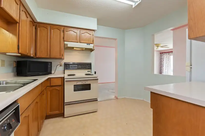 202 8725 ELM DRIVE - photo 3 of 33