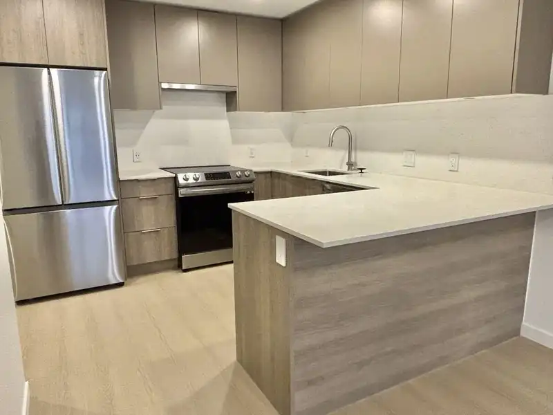511 13969 96 AVENUE - photo 3 of 22