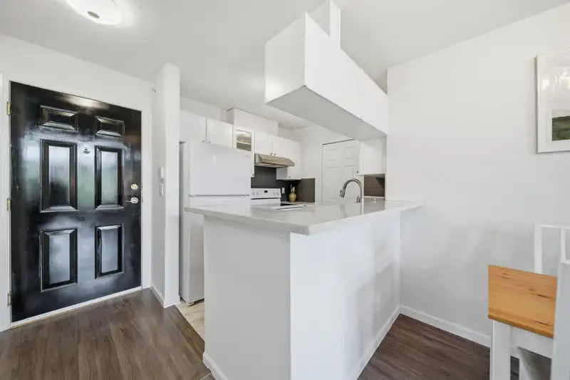 434 5600 ANDREWS ROAD - photo 2 of 31