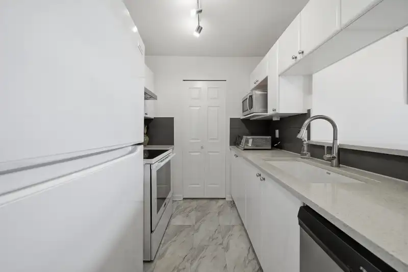 434 5600 ANDREWS ROAD - photo 3 of 31