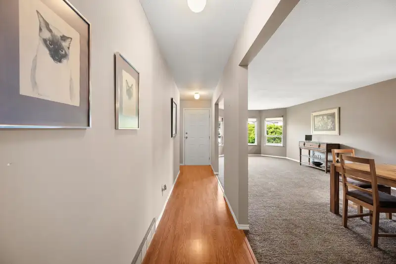 30950 GARDNER AVENUE - photo 4 of 33