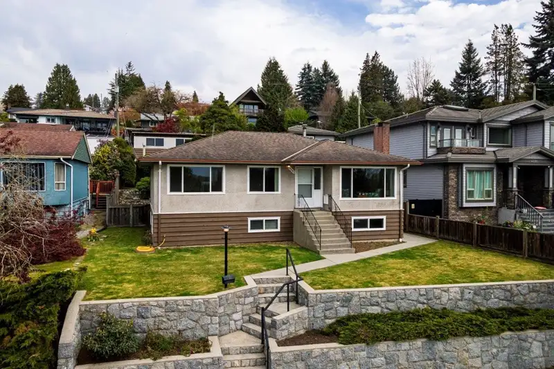 4581 SUNLAND PLACE - photo 2 of 36