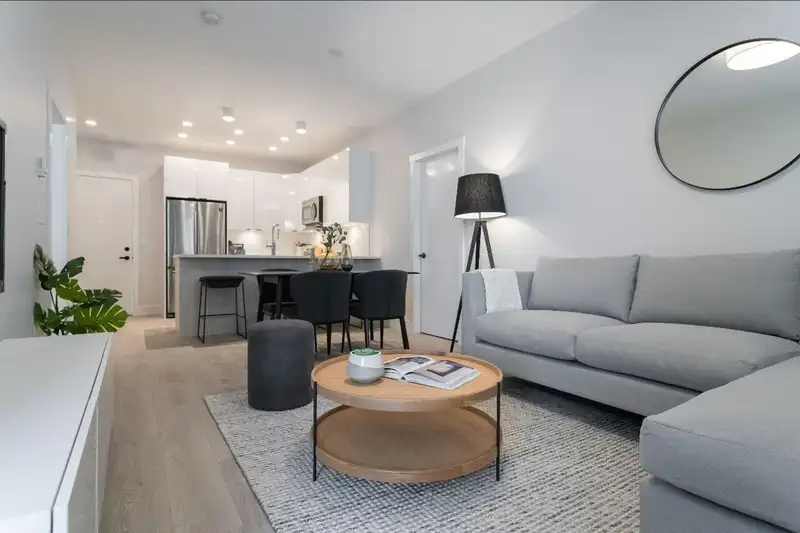 204 11655 FRASER STREET - photo 2 of 6