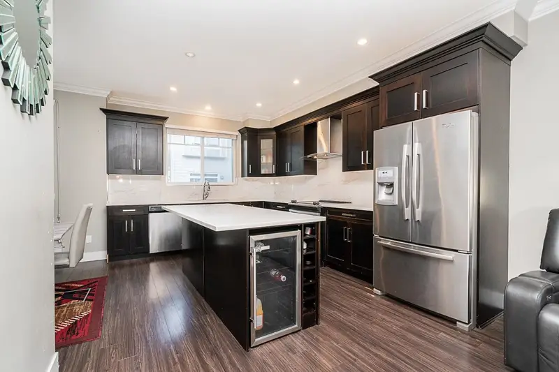 4 14285 64 AVENUE - photo 4 of 21