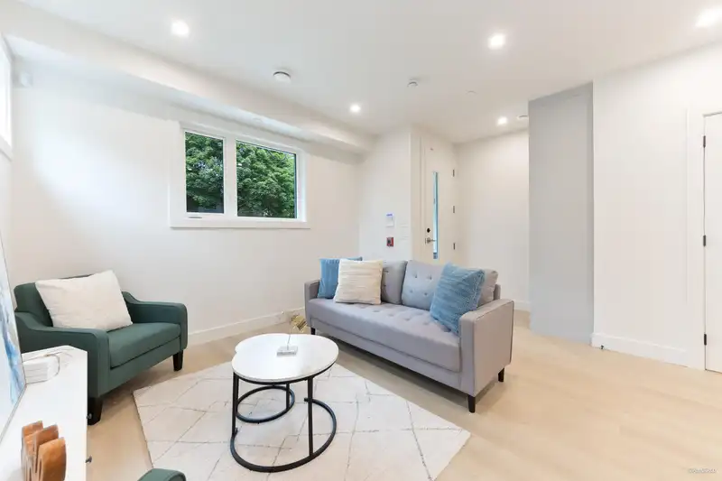5 7270 17TH AVENUE - photo 2 of 26