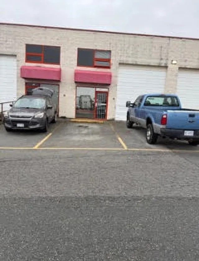 14 14722 64 AVENUE - photo 1 of 7