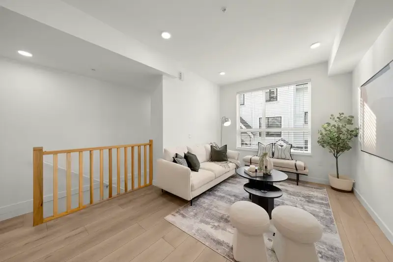 18 728 LEA AVENUE - photo 2 of 12