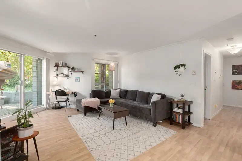 102 838 W 16TH AVENUE - photo 3 of 23