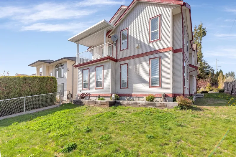 8067 CEDAR STREET - photo 2 of 25