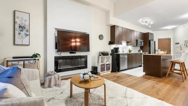 406 275 ROSS DRIVE - photo 4 of 25