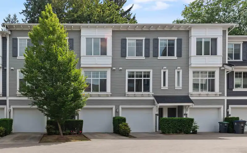 99 15340 GUILDFORD DRIVE - photo 1 of 23