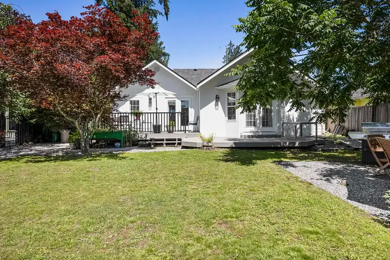 20506 WESTFIELD AVENUE - photo 2 of 40