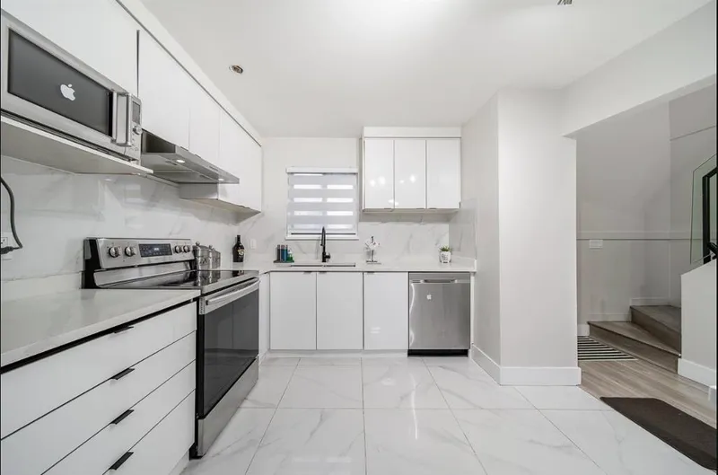 129 13710 67 AVENUE - photo 2 of 17