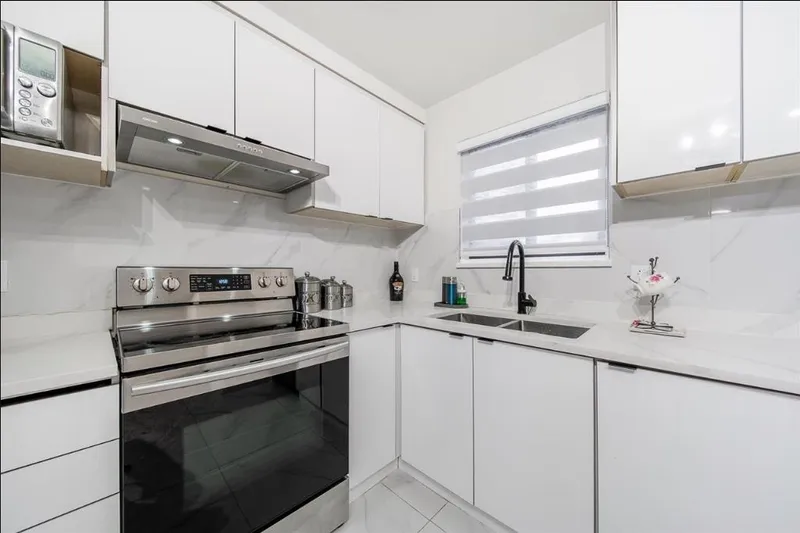 129 13710 67 AVENUE - photo 3 of 17