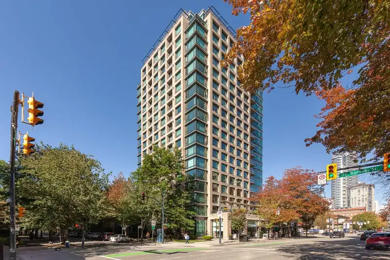 1302 1003 BURNABY STREET - photo 1 of 24