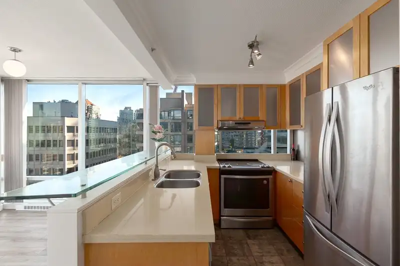 1302 1003 BURNABY STREET - photo 4 of 24