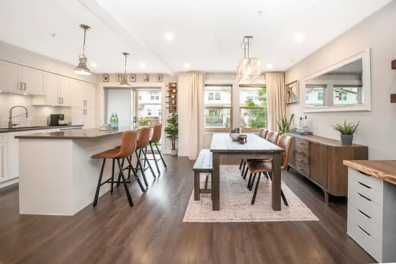 28 1260 RIVERSIDE DRIVE - photo 1 of 30