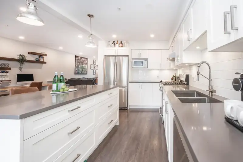 28 1260 RIVERSIDE DRIVE - photo 4 of 30