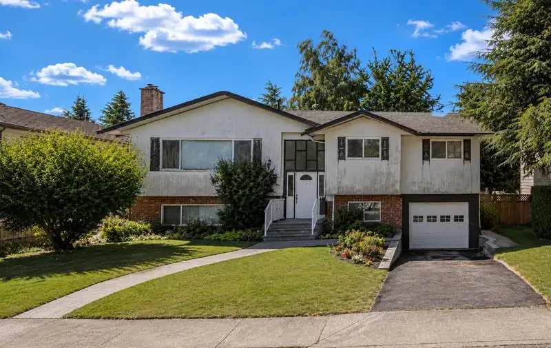 11410 75B AVENUE - photo 1 of 4