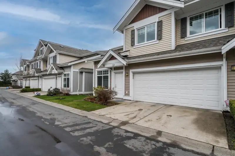 32 30748 CARDINAL AVENUE - photo 3 of 32