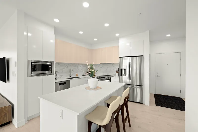 219 1792 STARLING DRIVE - photo 4 of 25