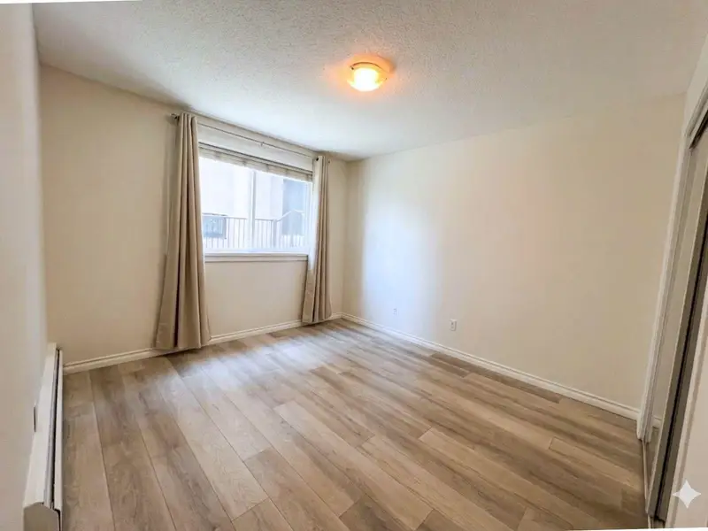 106 2335 YORK AVENUE - photo 3 of 23