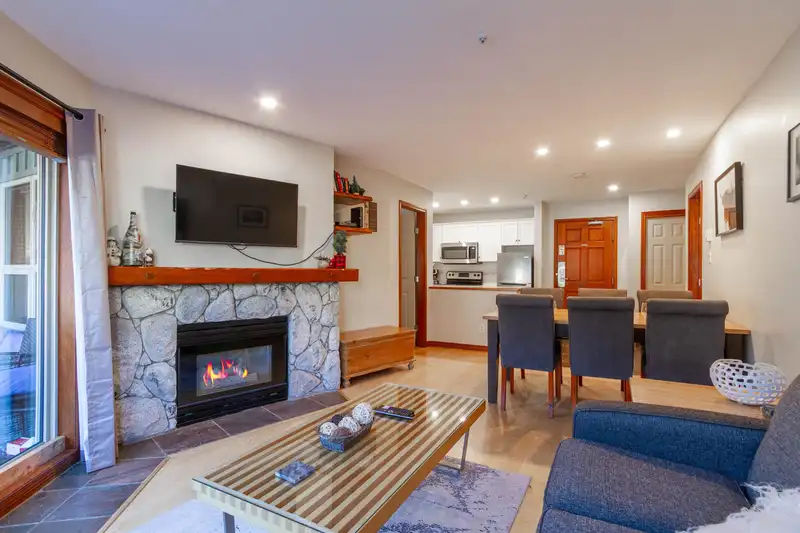107 4800 SPEARHEAD DRIVE - photo 3 of 20