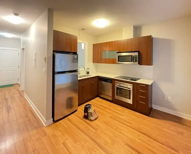 407 13321 102A AVENUE - photo 2 of 9