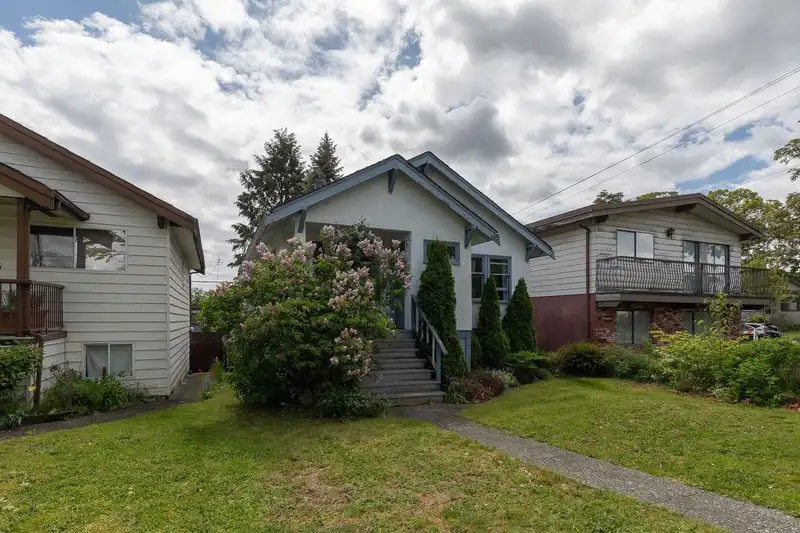 2808 TURNER STREET - photo 3 of 26
