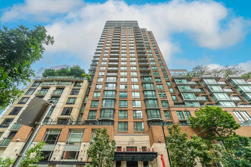 1601 788 RICHARDS STREET - photo 2 of 25