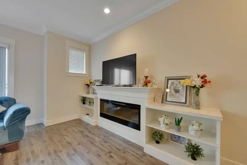 78 5957 152 STREET - photo 3 of 31