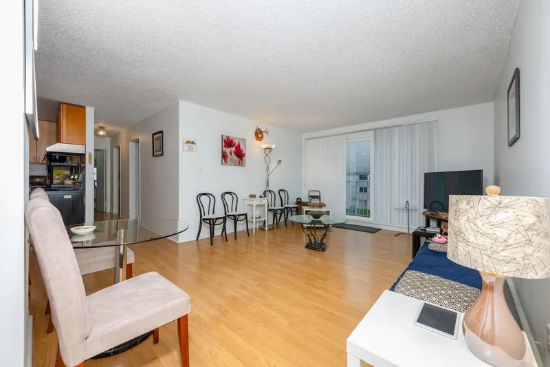 310 7240 LINDSAY ROAD - photo 2 of 19